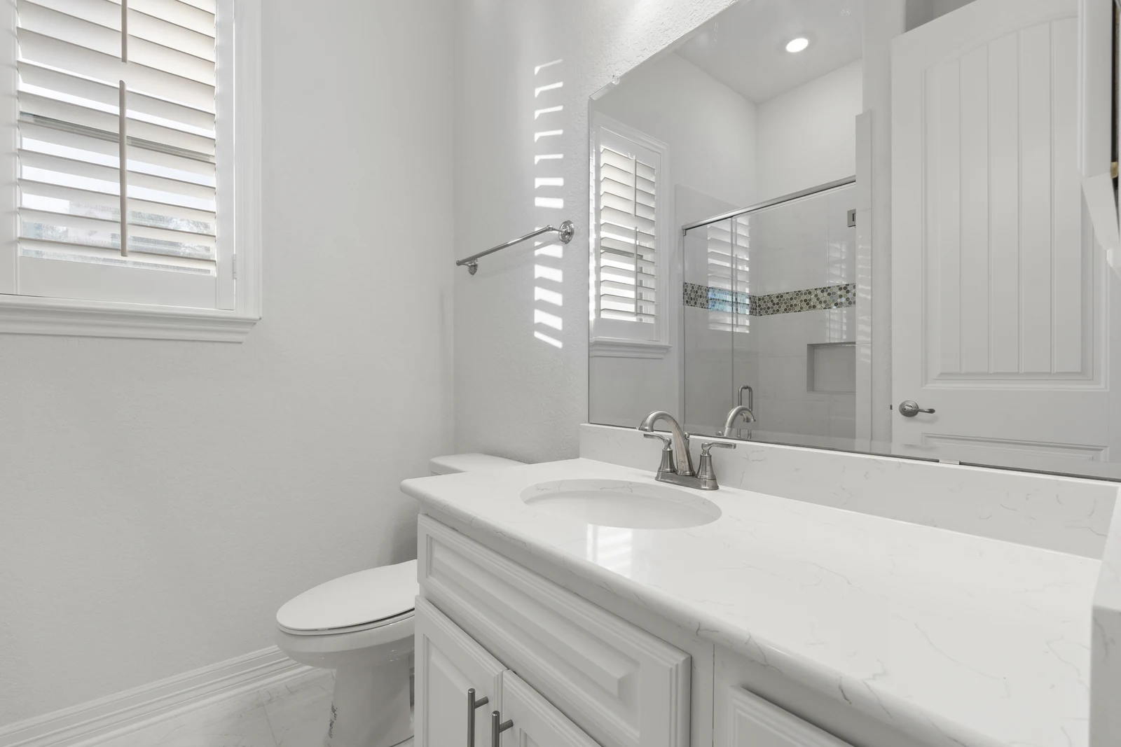 4051 Wood Creek gallery image 18